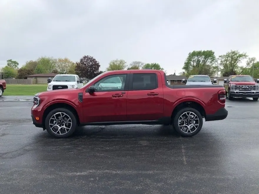 2025 Ford Maverick Lariat photo 1