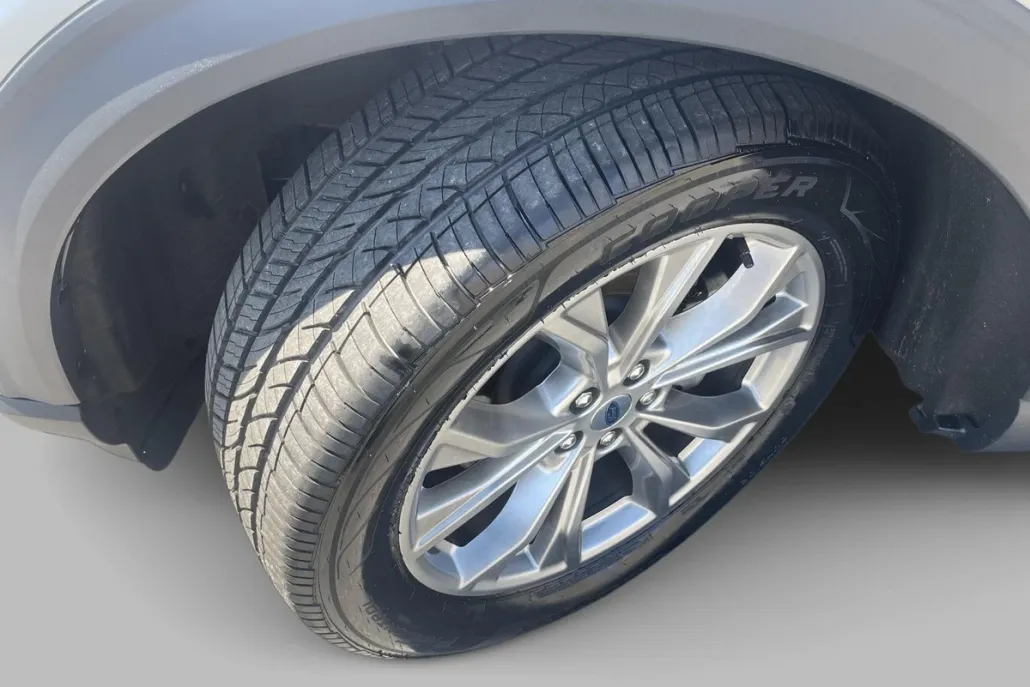 2020 Ford Explorer Limited photo 1