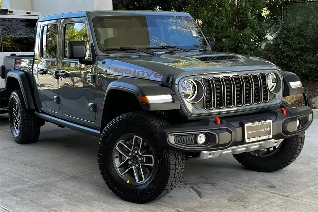 2025 Jeep Gladiator Mojave photo 1