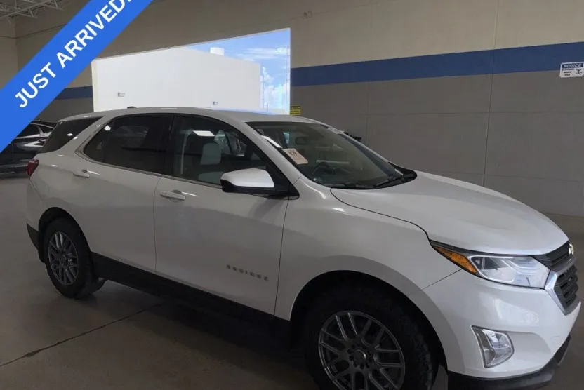 2020 Chevrolet Equinox LT photo 1