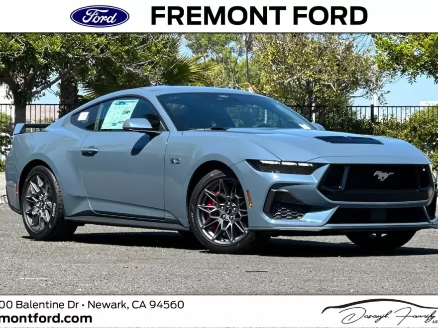 2025 Ford Mustang GT photo 1