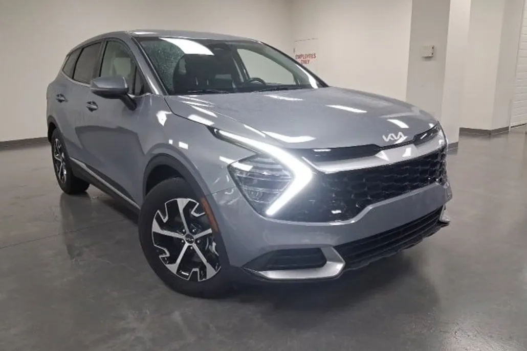 2024 Kia Sportage EX photo 1