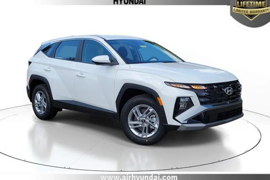 2026 Hyundai Tucson SE photo 1
