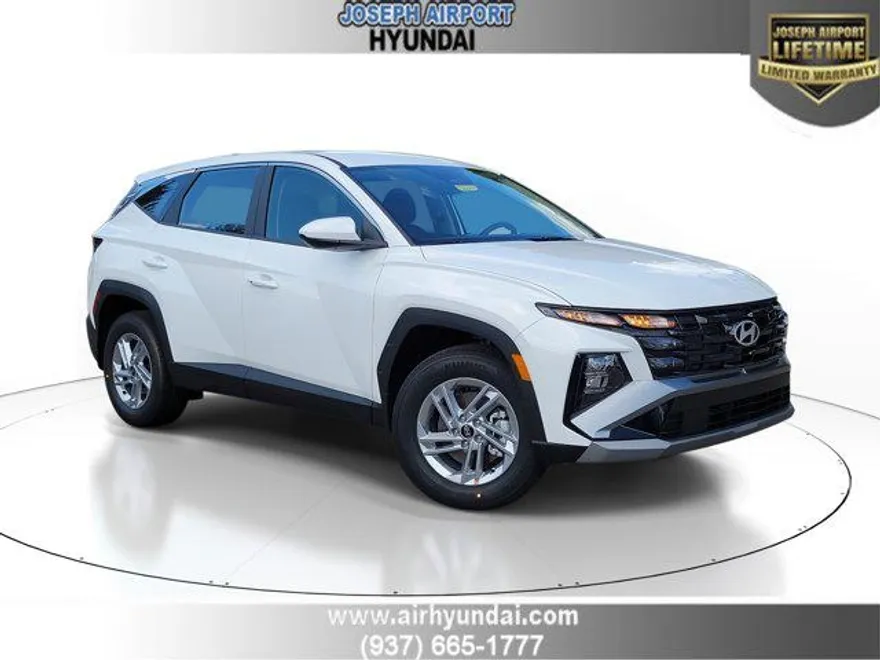 2026 Hyundai Tucson SE photo 1