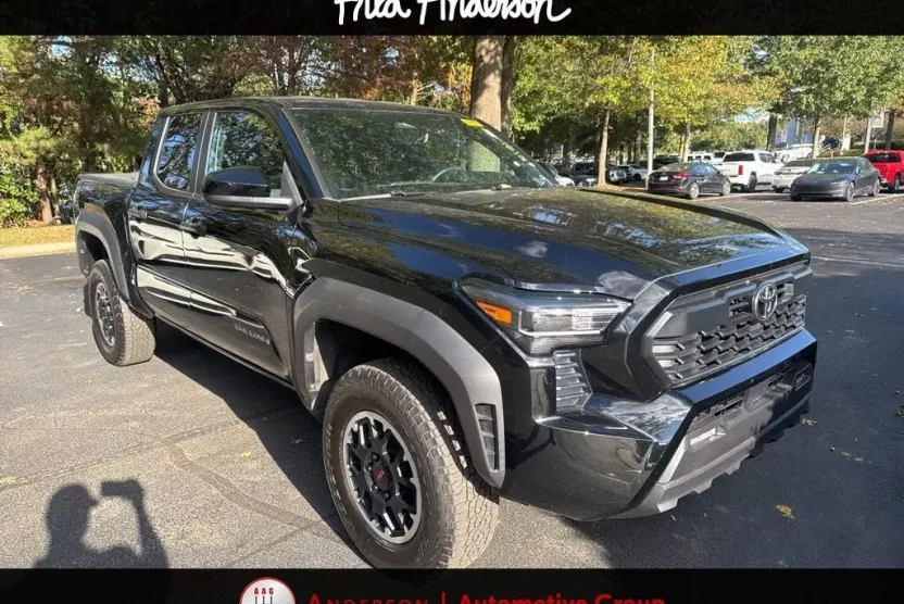 2024 Toyota Tacoma TRD Off-Road photo 1