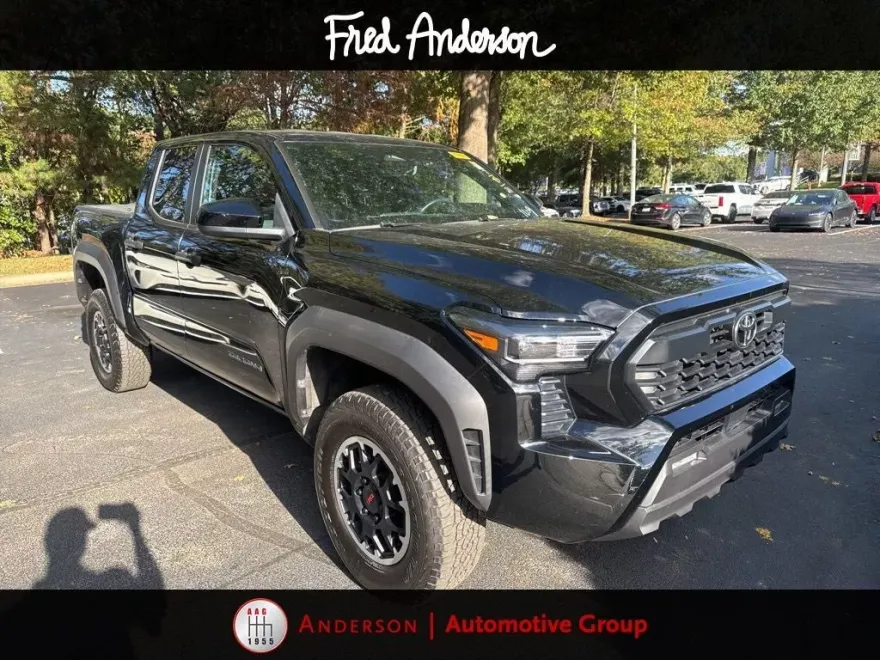 2024 Toyota Tacoma TRD Off-Road photo 1