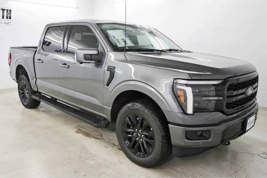 2025 Ford F-150 Lariat photo 1