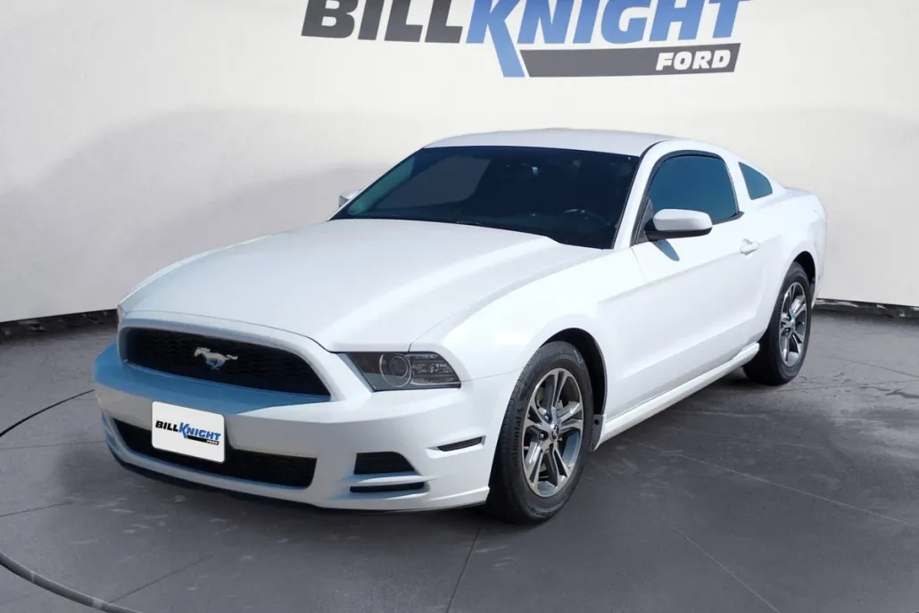 2014 Ford Mustang V6 Premium photo 1