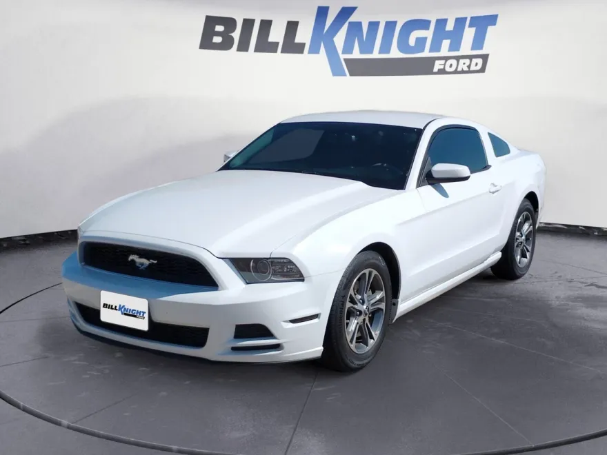 2014 Ford Mustang V6 Premium photo 1