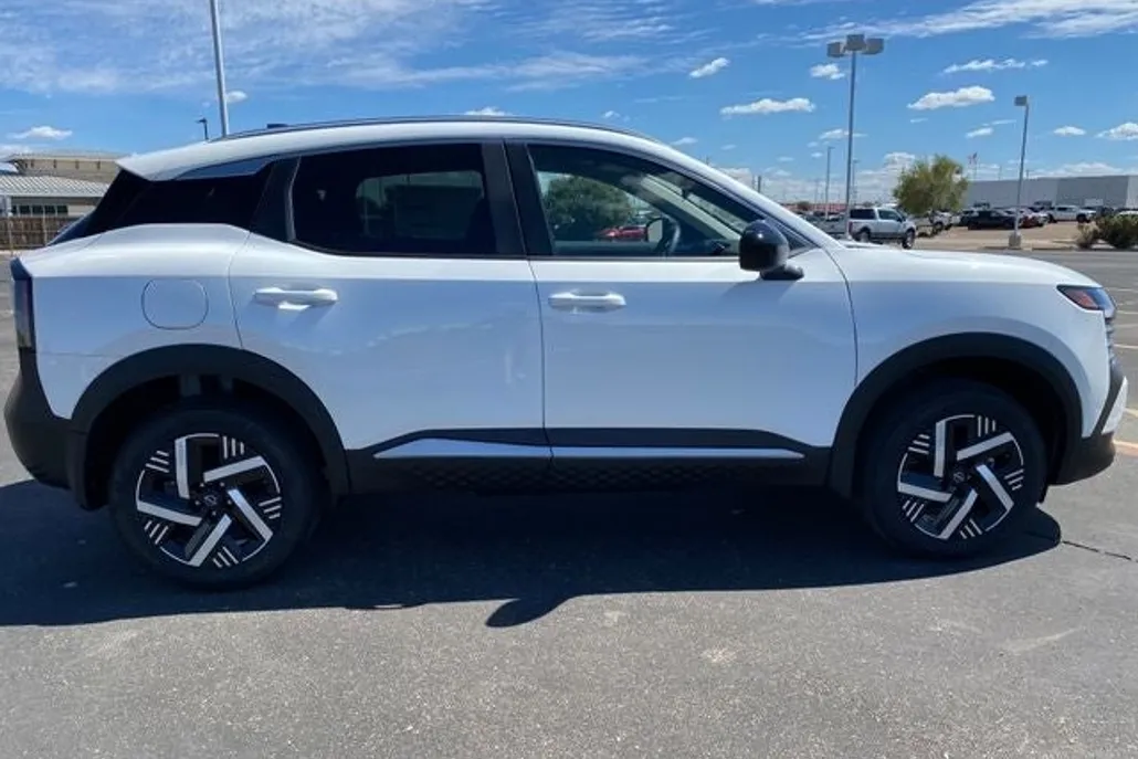 2026 Nissan Kicks SV photo 1