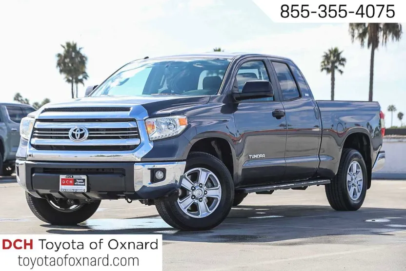 2017 Toyota Tundra SR5 photo 1