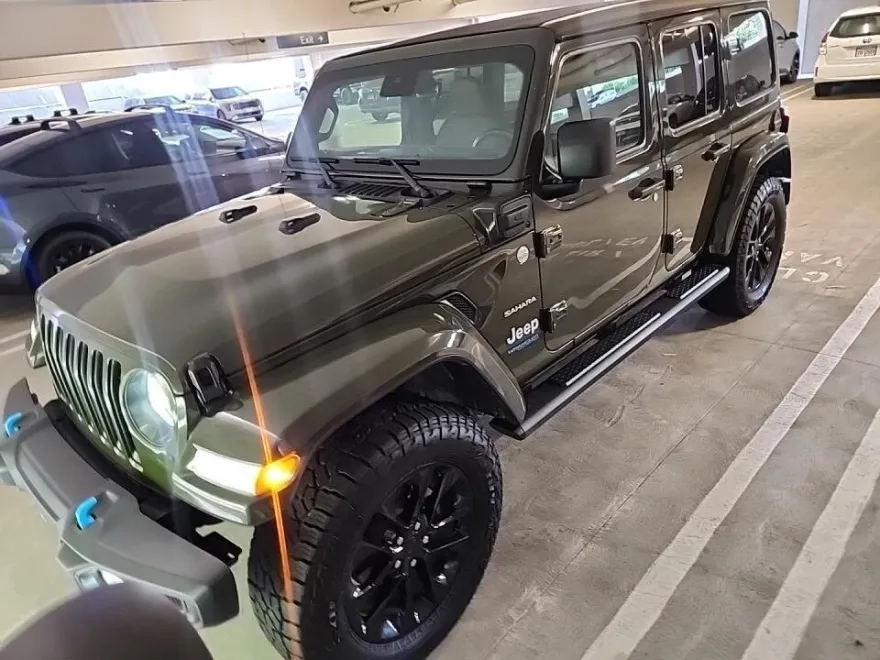 2022 Jeep Wrangler Unlimited 4xe Sahara photo 1