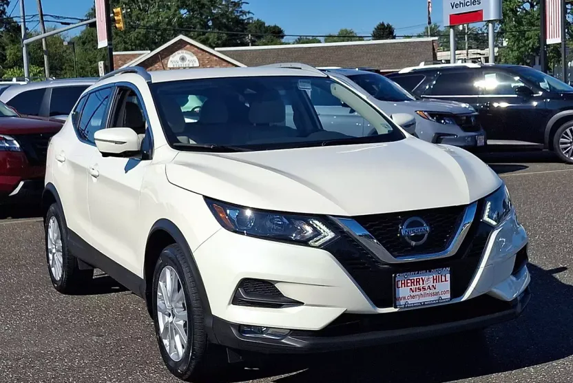 2022 Nissan Rogue Sport SV photo 1