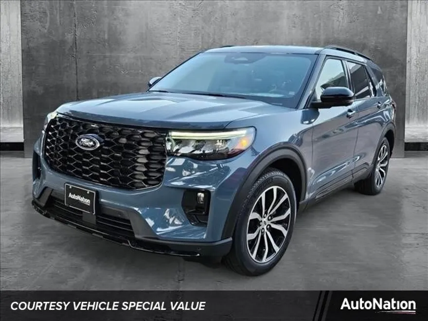 2025 Ford Explorer ST-Line photo 1