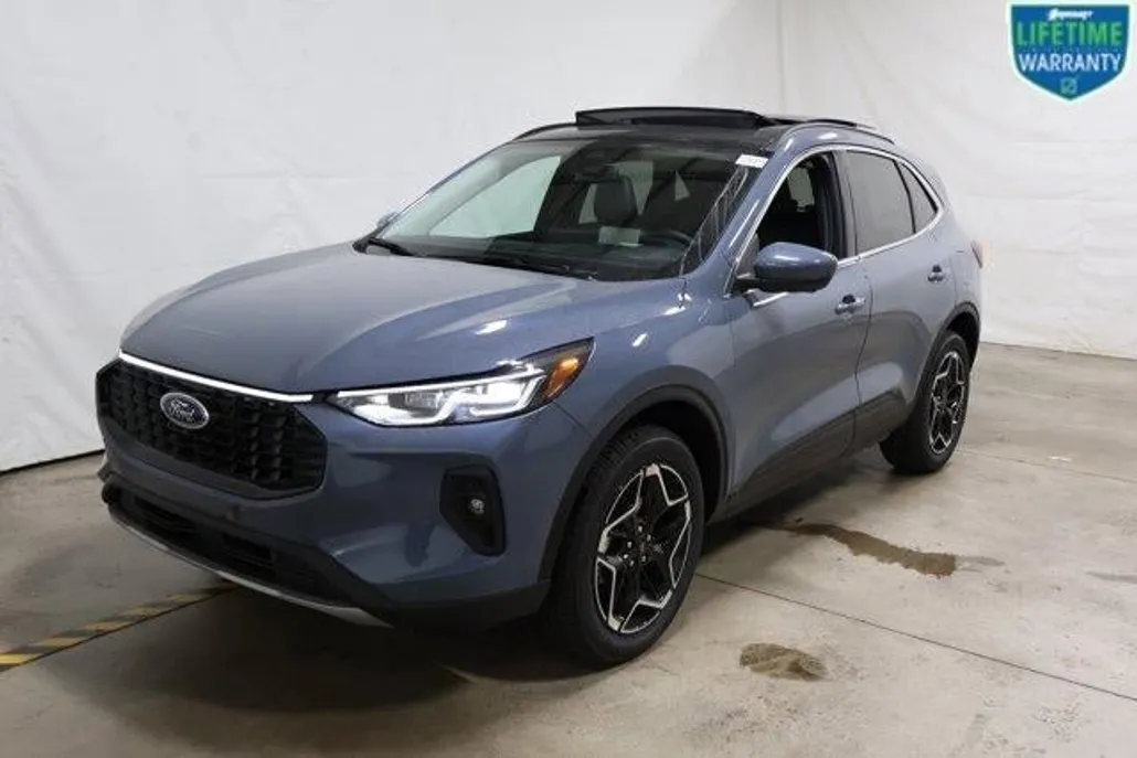 2025 Ford Escape Platinum photo 1