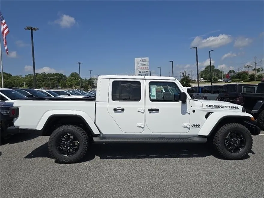 2025 Jeep Gladiator Sport photo 1
