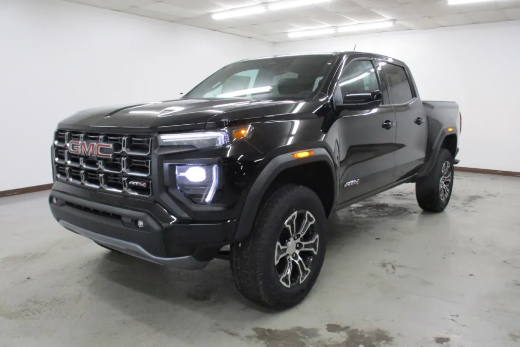 2025 Gmc Canyon AT4 photo 1