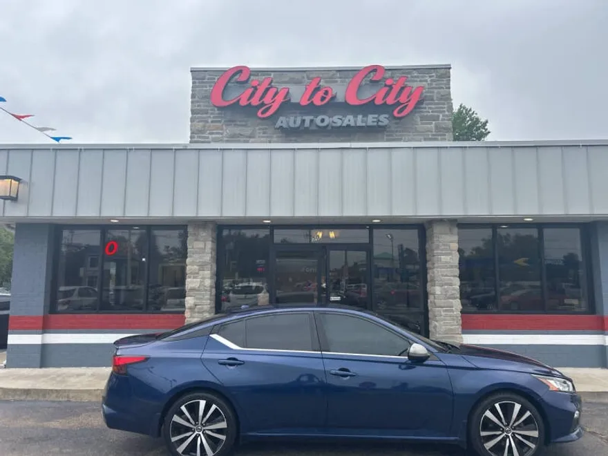 2019 Nissan Altima 2.5 SR photo 1