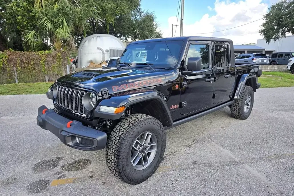 2025 Jeep Gladiator Mojave photo 1