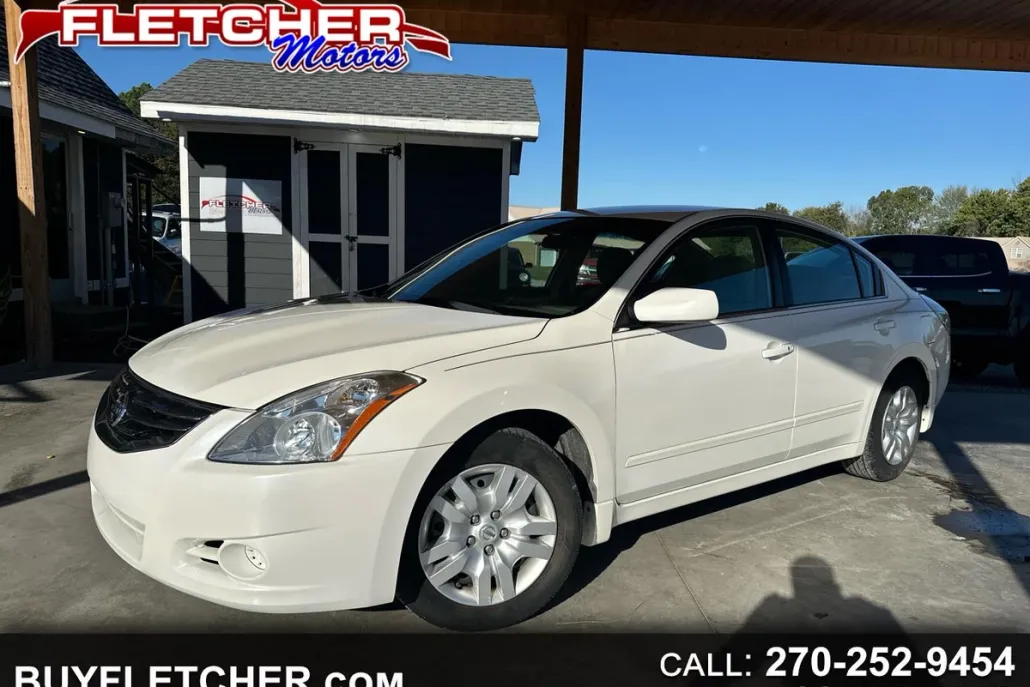 2010 Nissan Altima 2.5 S photo 1