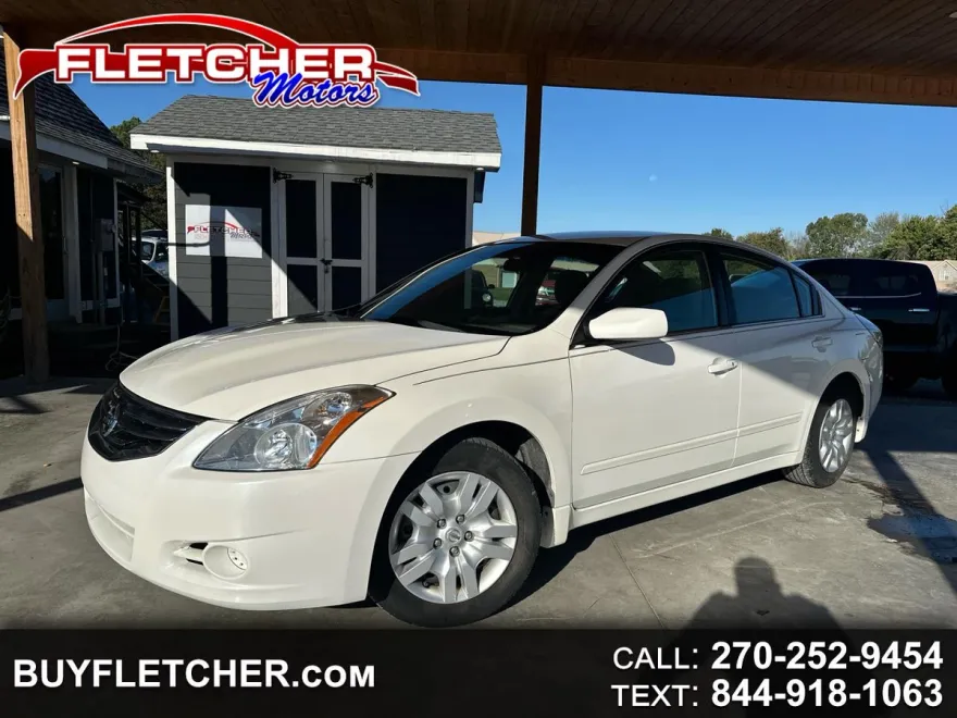 2010 Nissan Altima 2.5 S photo 1