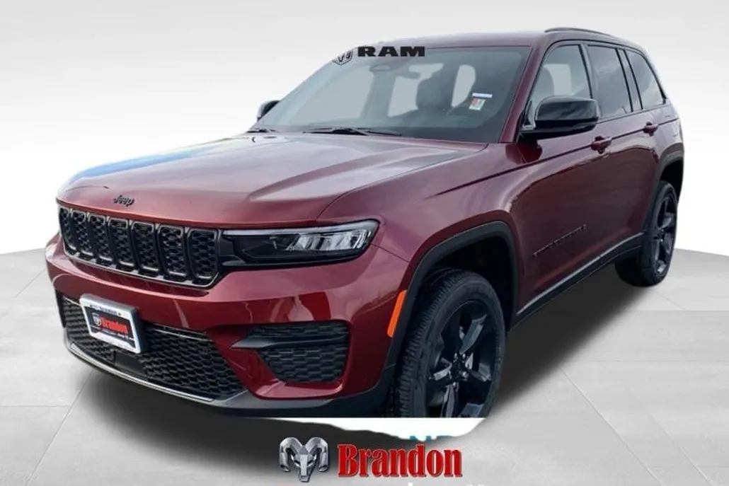 2025 Jeep Grand Cherokee Laredo photo 1