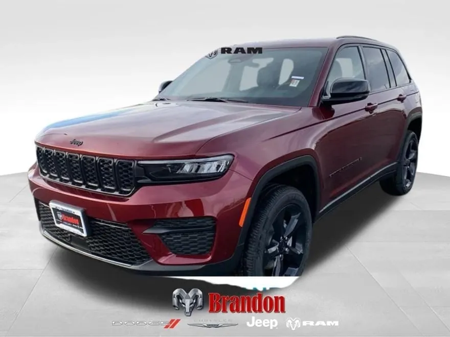 2025 Jeep Grand Cherokee Laredo photo 1
