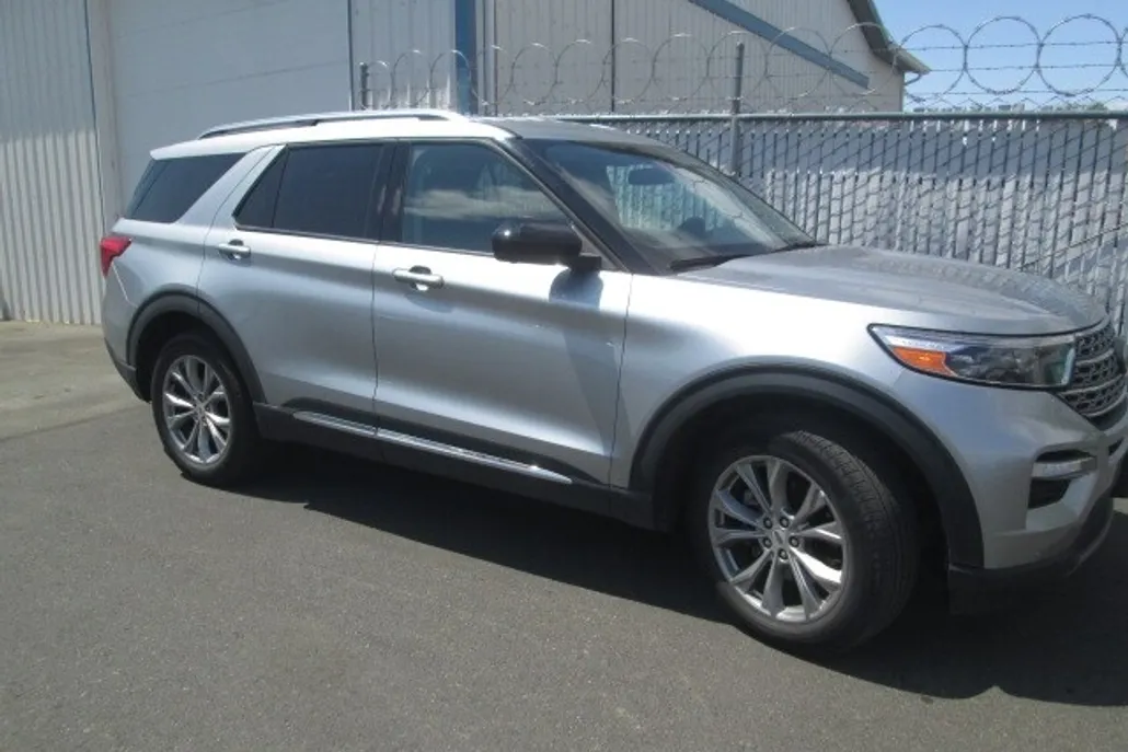2023 Ford Explorer Limited photo 1