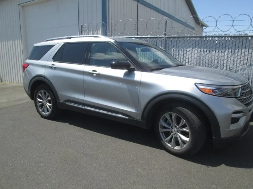 2023 Ford Explorer Limited photo 1