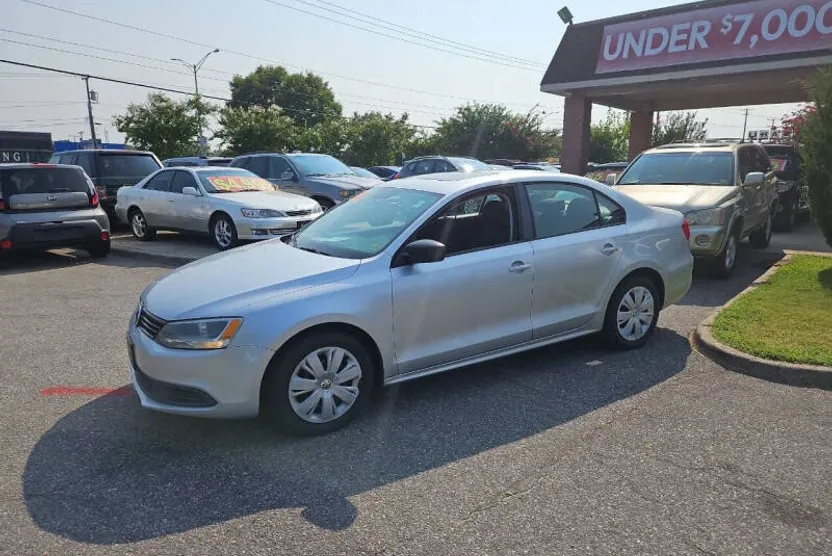 2012 Volkswagen Jetta photo 1