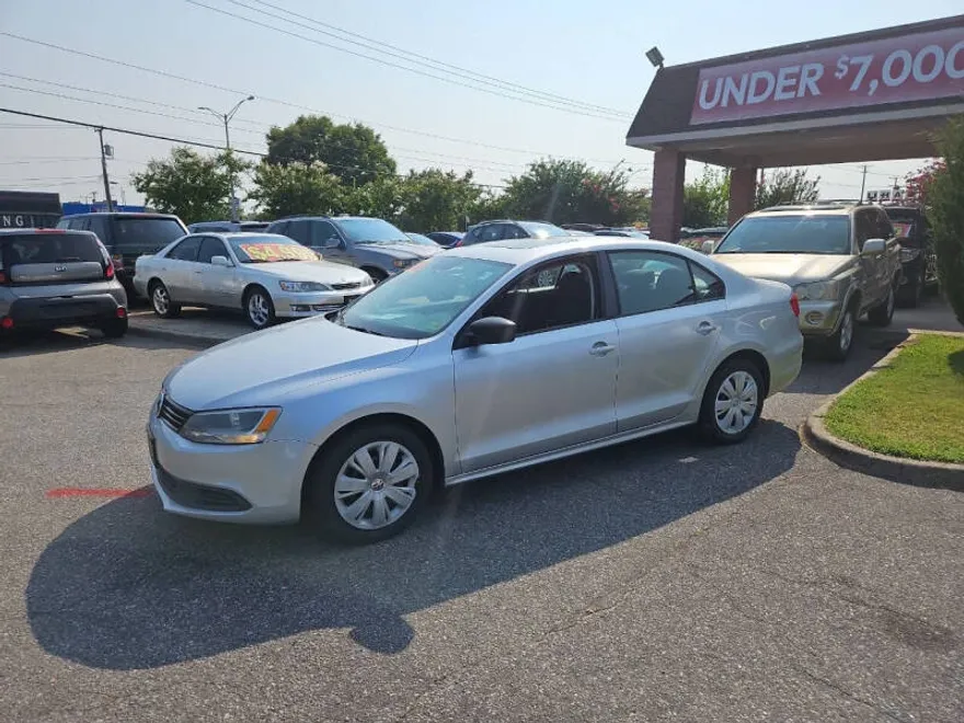 2012 Volkswagen Jetta photo 1