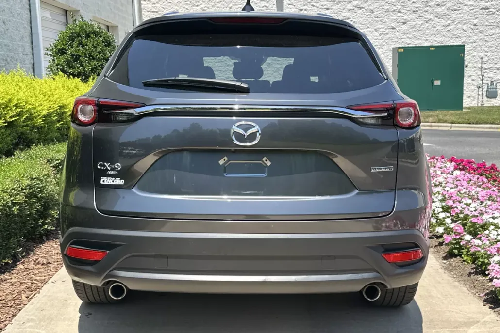 2023 Mazda CX-9 Touring photo 1