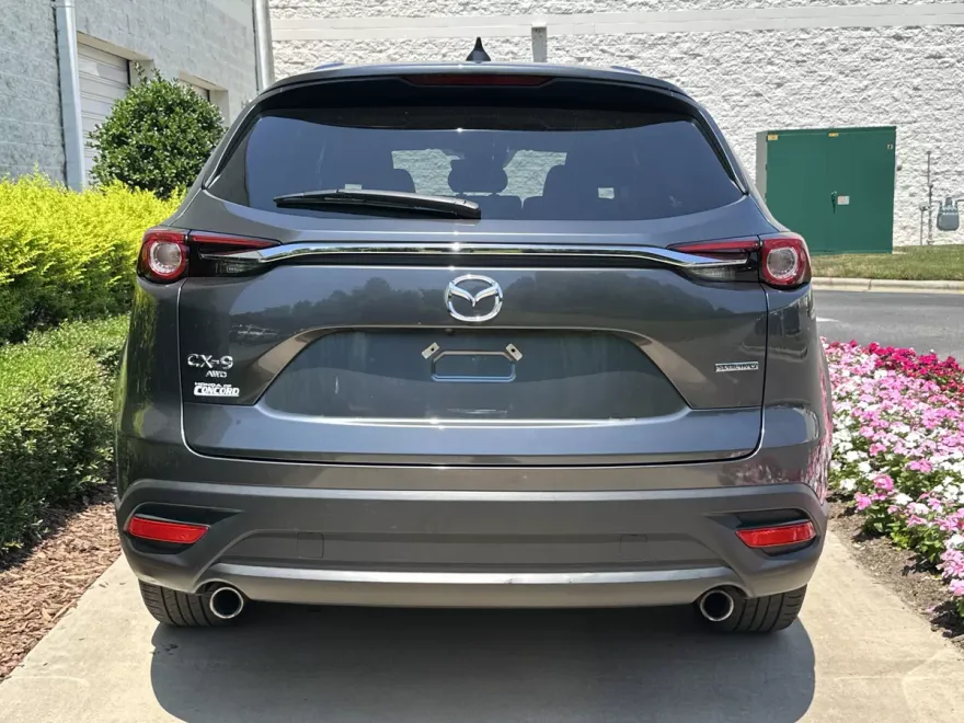 2023 Mazda CX-9 Touring photo 1