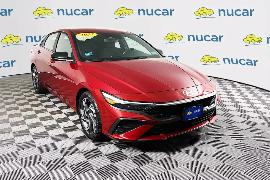 2025 Hyundai Elantra SEL Sport photo 1