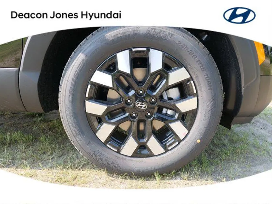 2025 Hyundai Santa Cruz SE photo 1