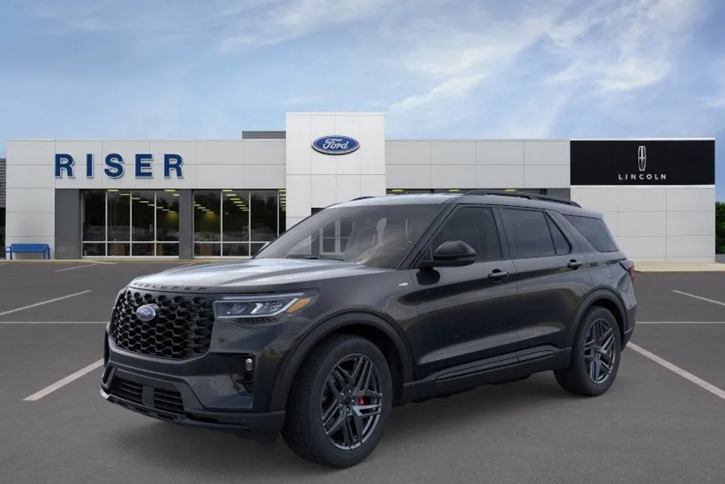 2025 Ford Explorer ST-Line photo 1