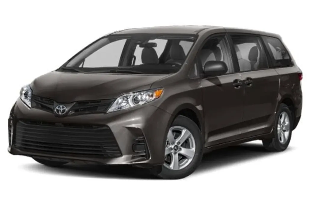 2018 Toyota Sienna XLE photo 1