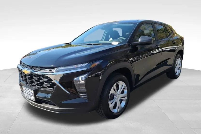 2026 Chevrolet Trax LS photo 1