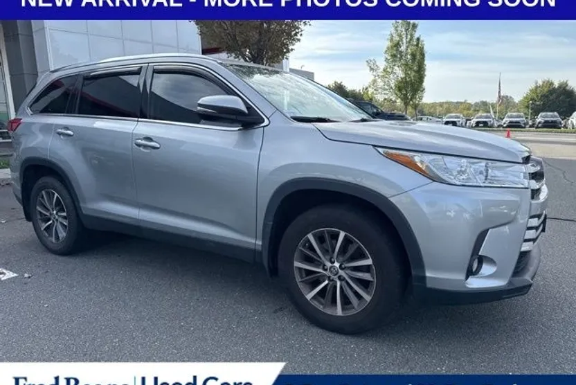 2019 Toyota Highlander XLE photo 1