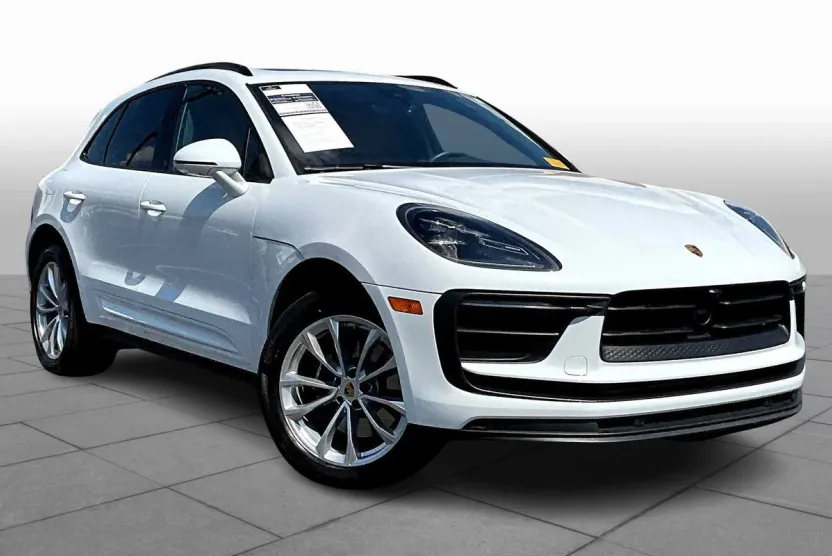 2025 Porsche Macan T photo 1
