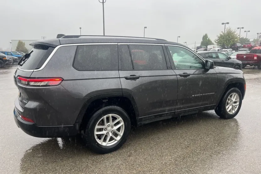 2023 Jeep Grand Cherokee Laredo Altitude photo 1