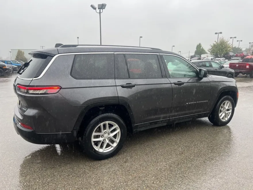 2023 Jeep Grand Cherokee Laredo Altitude photo 1