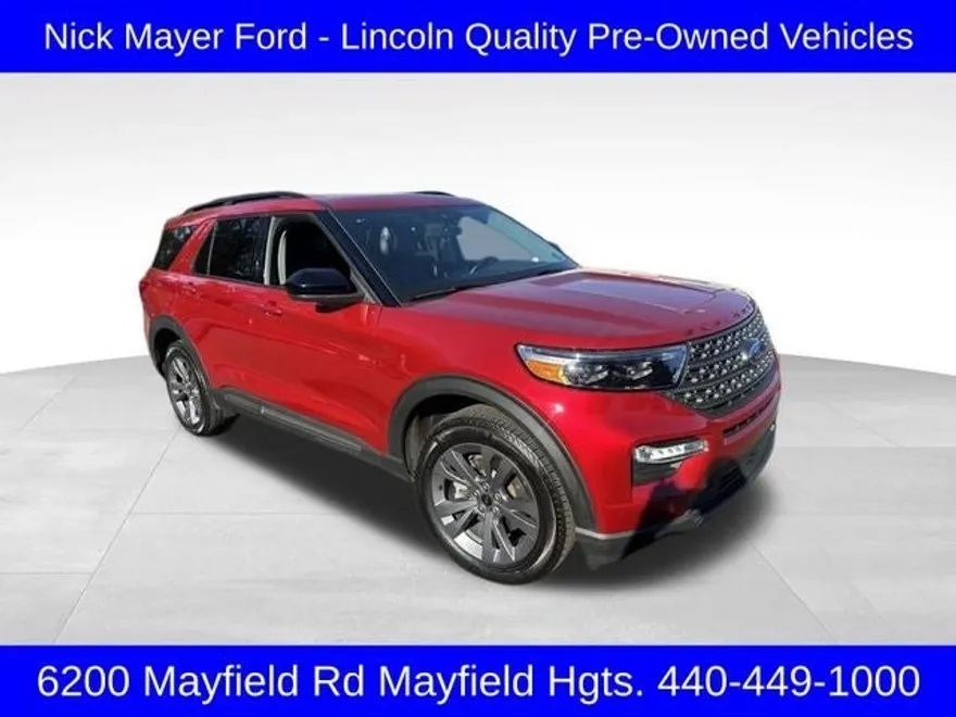 2023 Ford Explorer XLT photo 1
