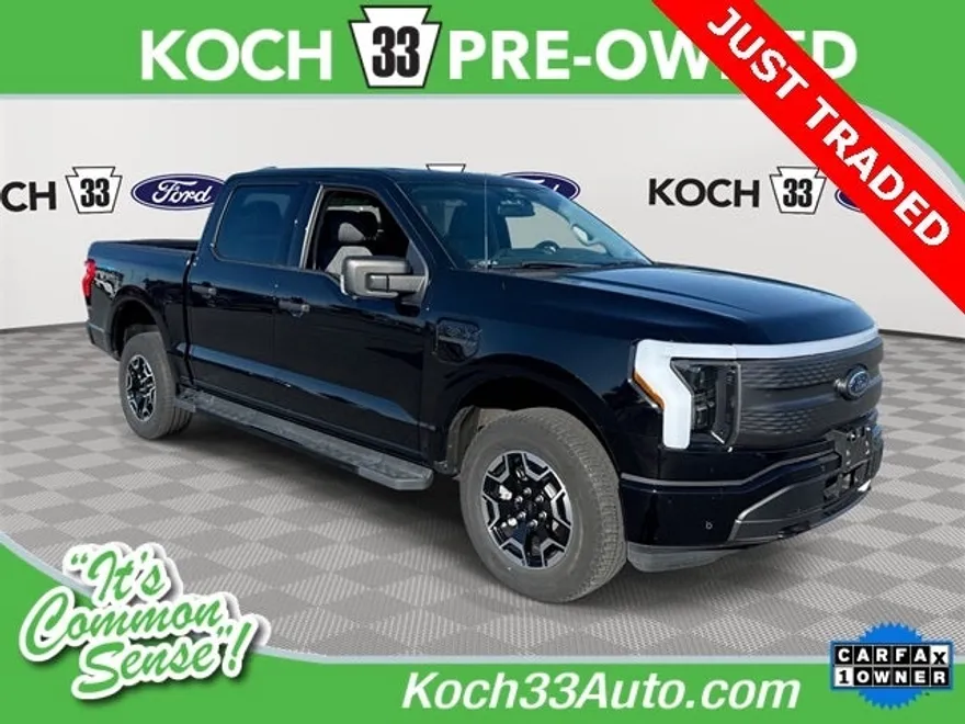 2022 Ford F-150 Lightning XLT photo 1