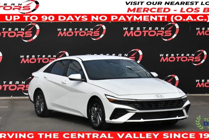 2024 Hyundai Elantra SEL photo 1