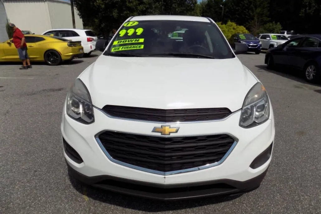 2017 Chevrolet Equinox LS photo 1