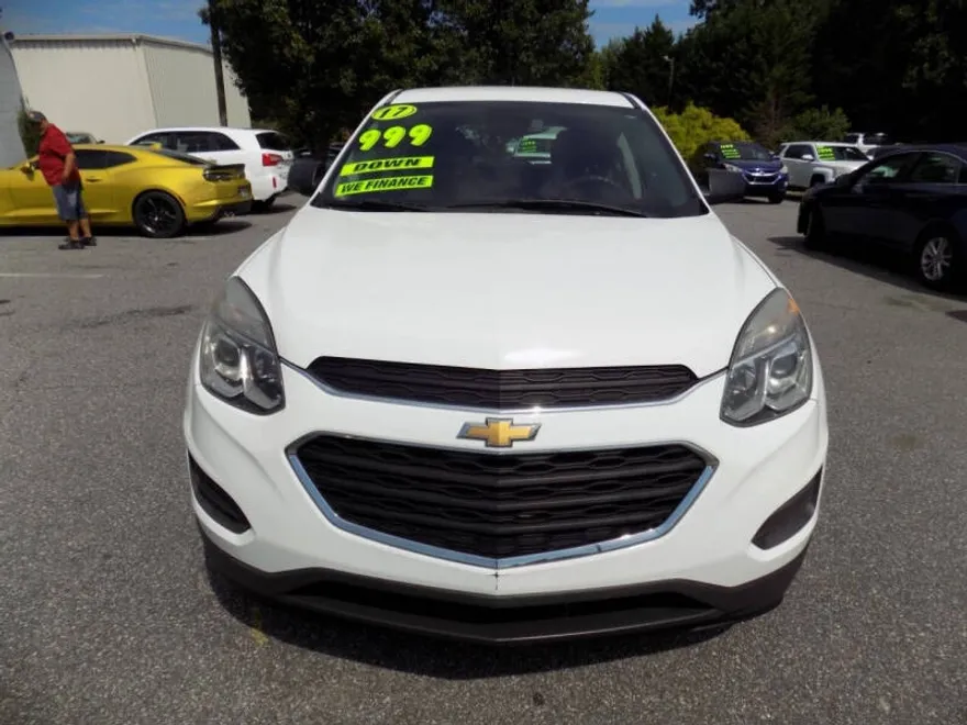 2017 Chevrolet Equinox LS photo 1