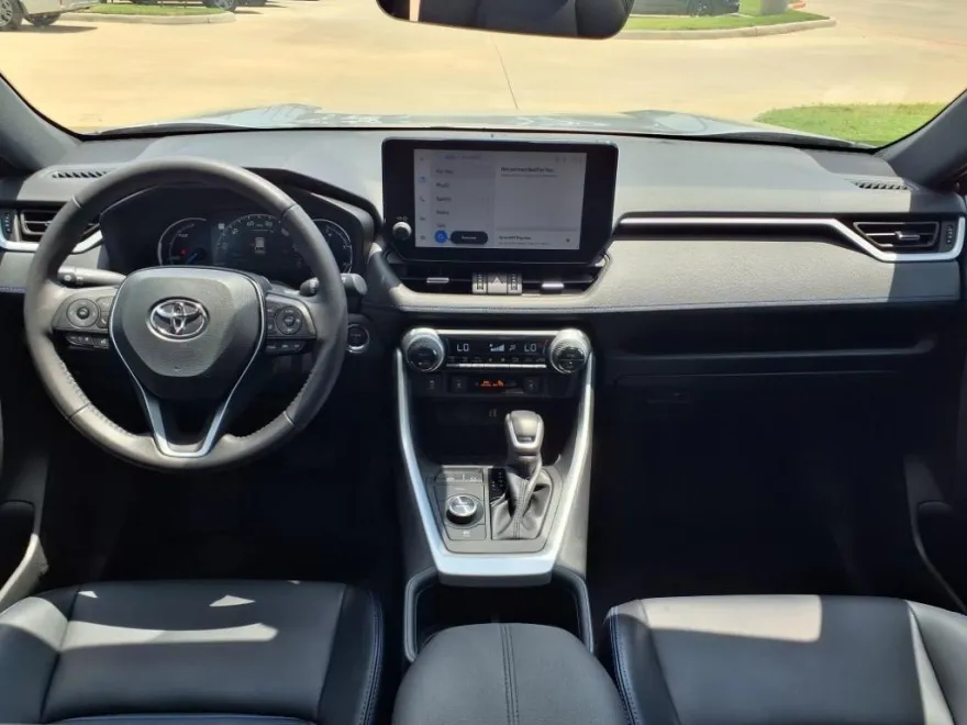 2024 Toyota RAV4 Hybrid XSE photo 1
