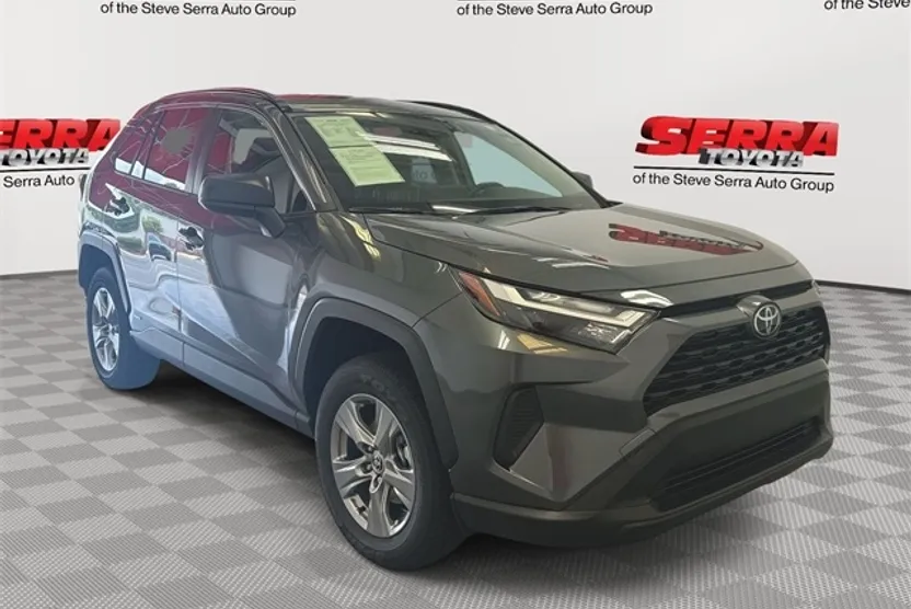 2025 Toyota RAV4 Hybrid LE photo 1