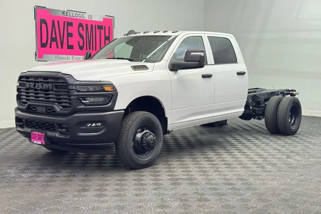 2025 Ram 3500 photo 1